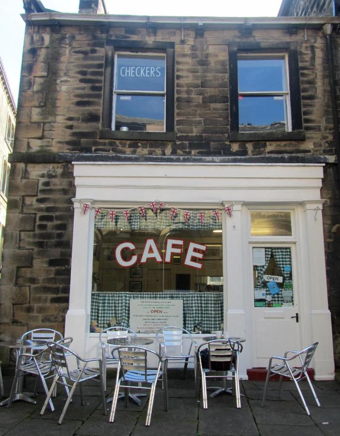 Lane End Cottage Holmfirth - Panoramic Views, Modernised With Offroad Parking Exterior photo