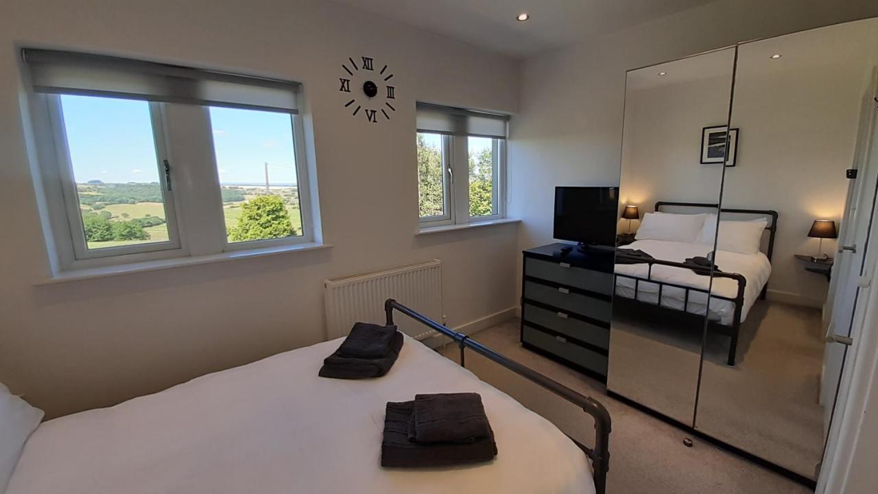 Lane End Cottage Holmfirth - Panoramic Views, Modernised With Offroad Parking Exterior photo