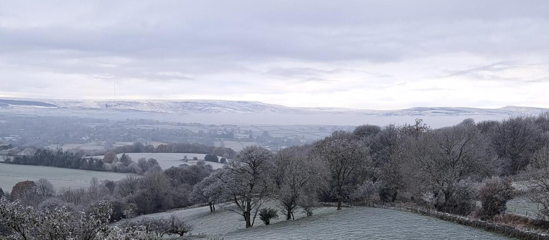 Lane End Cottage Holmfirth - Panoramic Views, Modernised With Offroad Parking Exterior photo