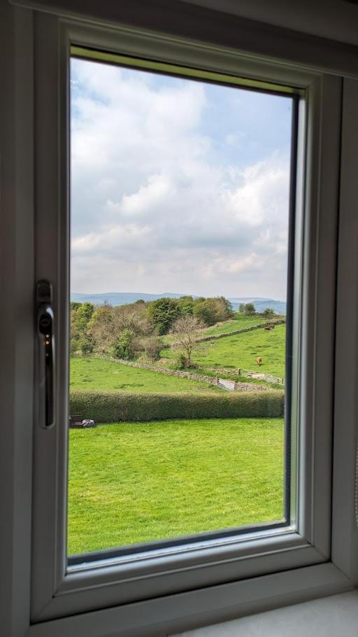 Lane End Cottage Holmfirth - Panoramic Views, Modernised With Offroad Parking Exterior photo