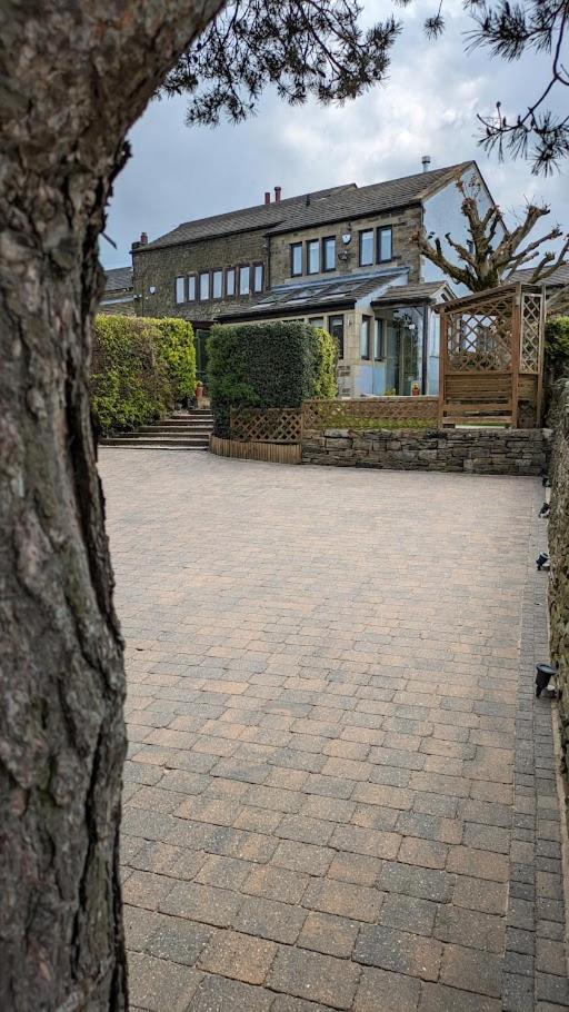 Lane End Cottage Holmfirth - Panoramic Views, Modernised With Offroad Parking Exterior photo